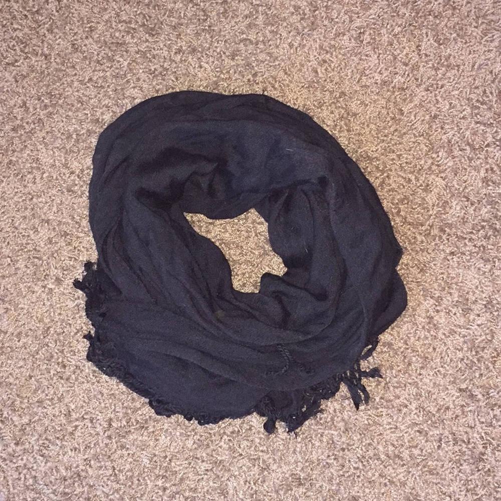 Women’s Black Scarf - Picture 1 of 2